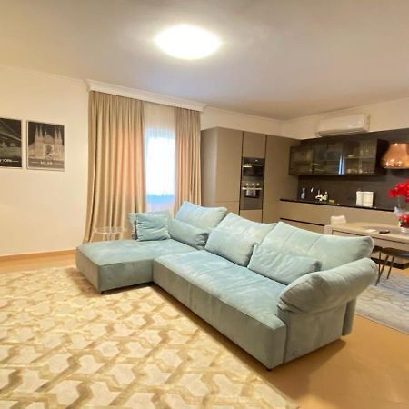 Villa Chaplin Tirana Exteriör bild